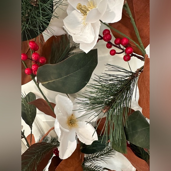 ✨NWT Ashland MAGNOLIA & RED BERRY GARLAND 6ft CHRISTMAS 🎄 - Picture 10 of 15